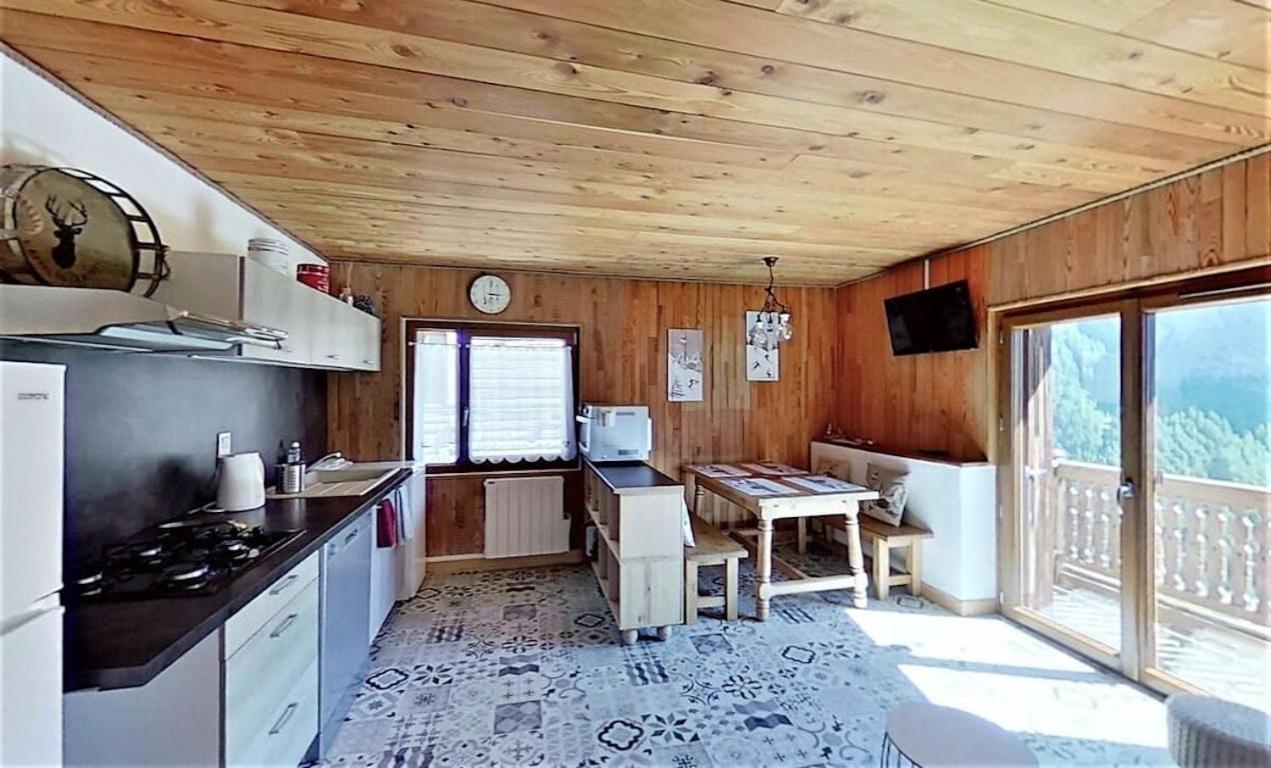 Casa-la Lobio Foot Of The Slopes Breathtaking Views 4p Appartement